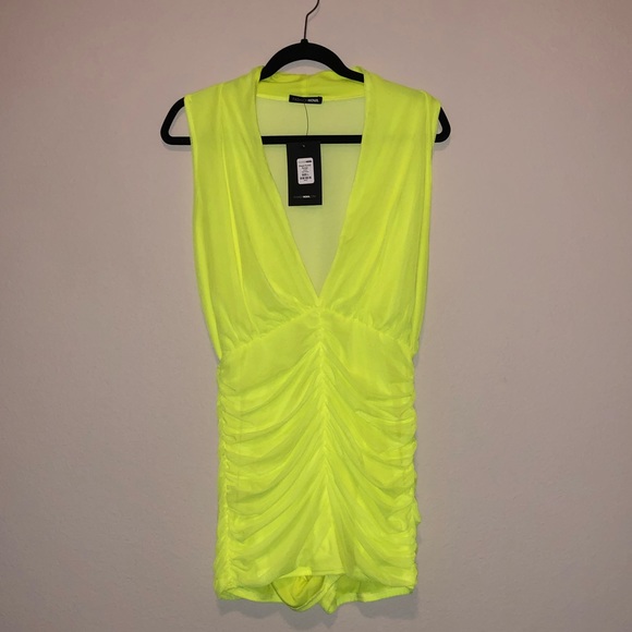 Neon Yellow Ruched Romper 🌼 - Picture 2 of 2
